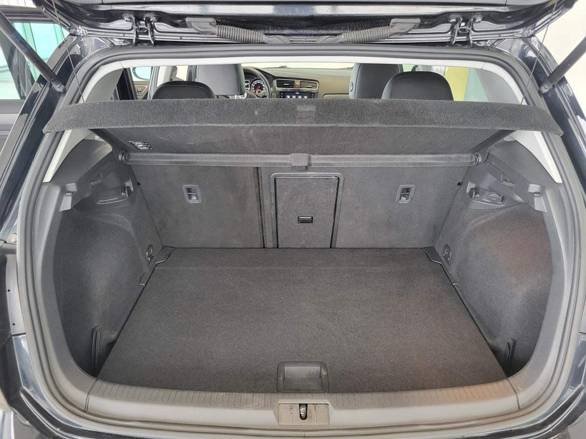 2021 Volkswagen Golf - Image 17