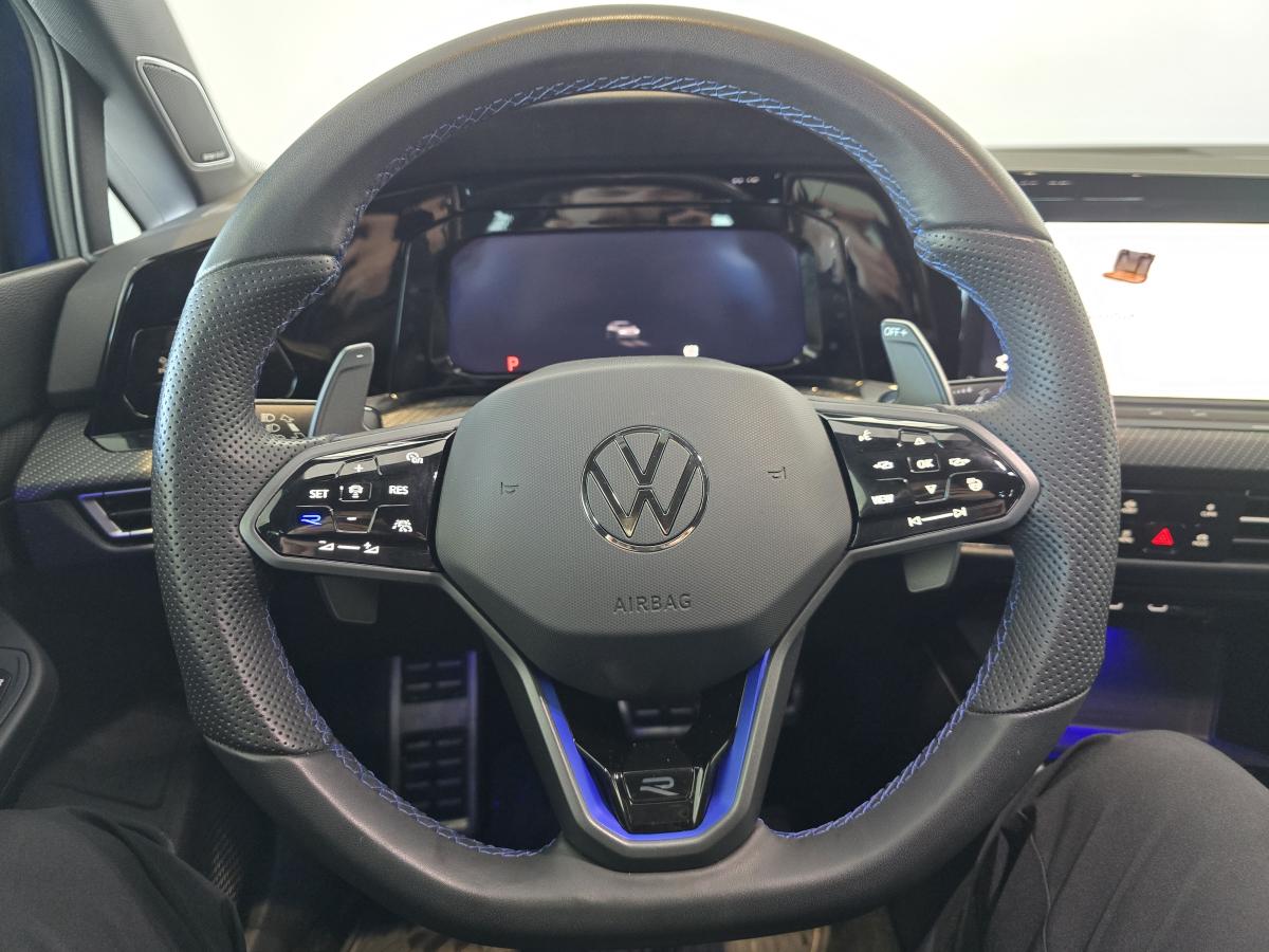 2024 Volkswagen Golf R - Image 17