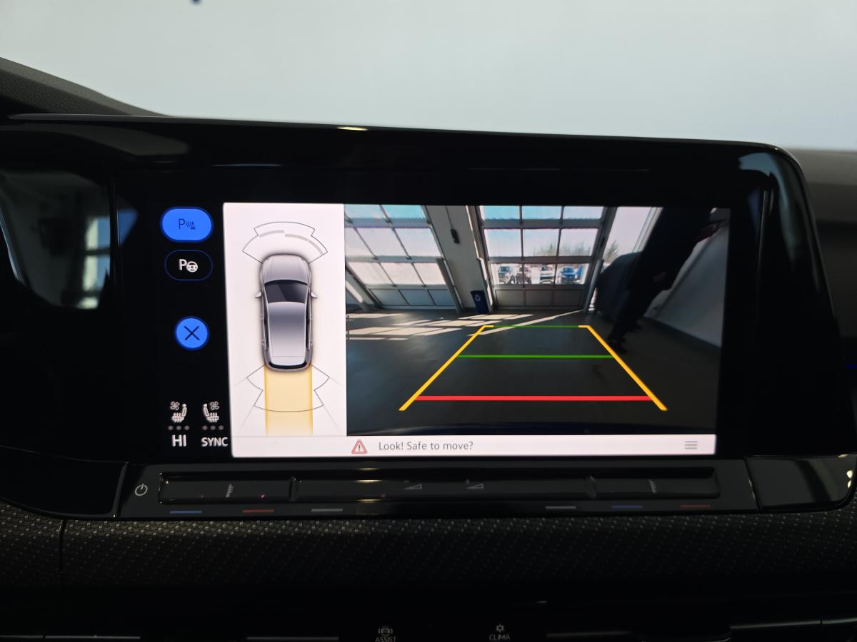 2024 Volkswagen Golf R - Image 18