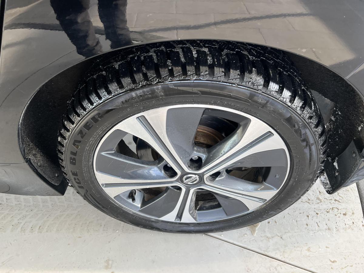 2020 Nissan LEAF - Image 12