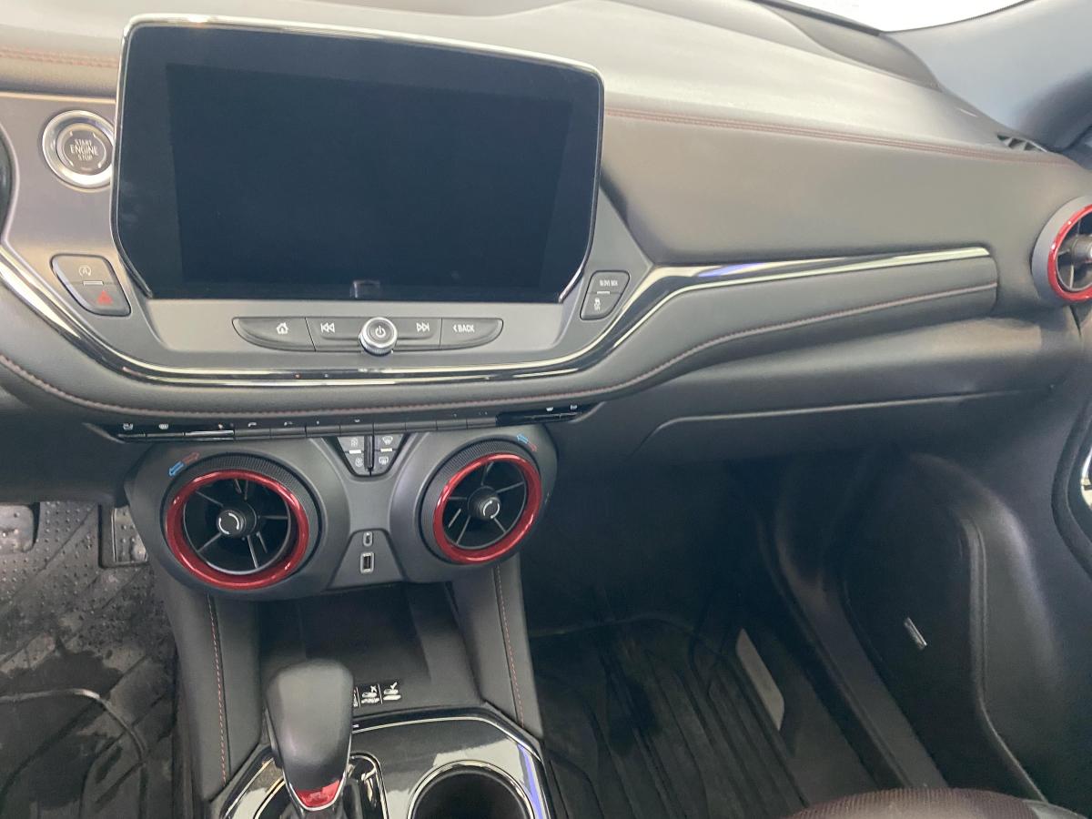 2025 Chevrolet Blazer - Image 17