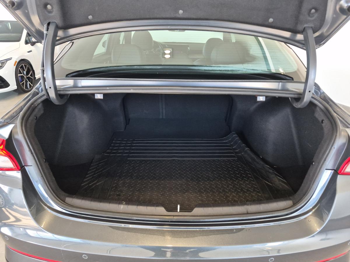 2023 Kia K5 - Image 9