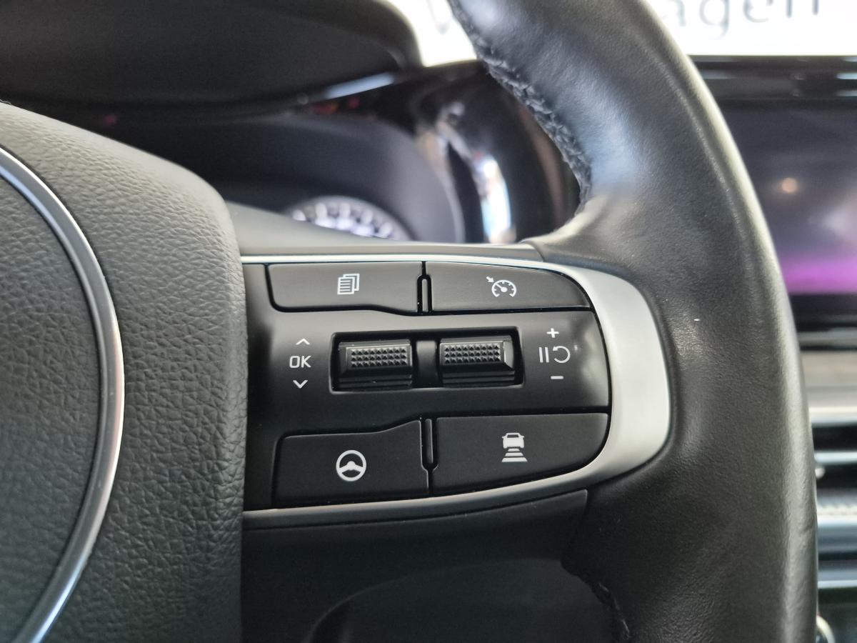 2023 Kia K5 - Image 16