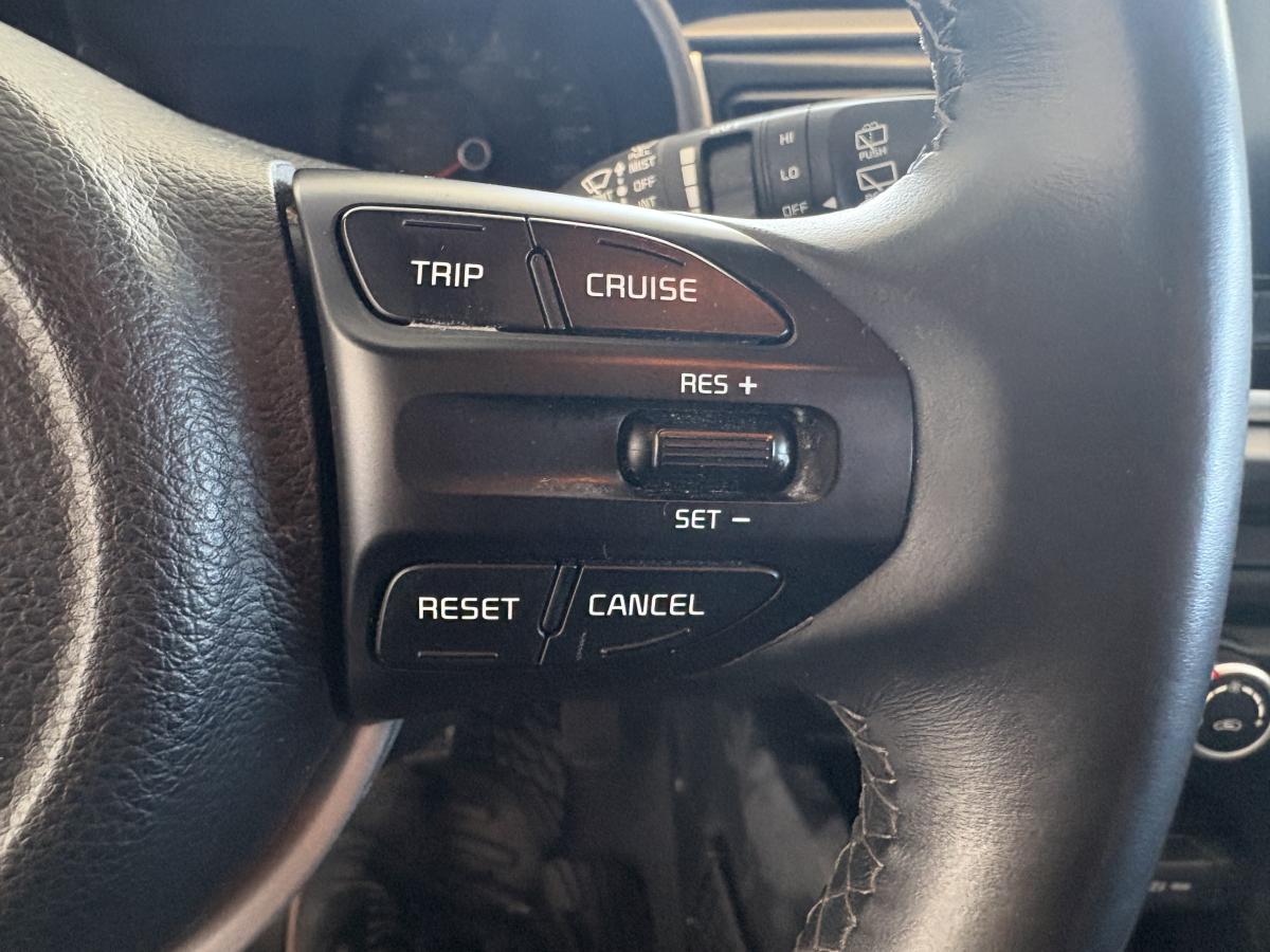 2023 Kia Rio5 - Image 15