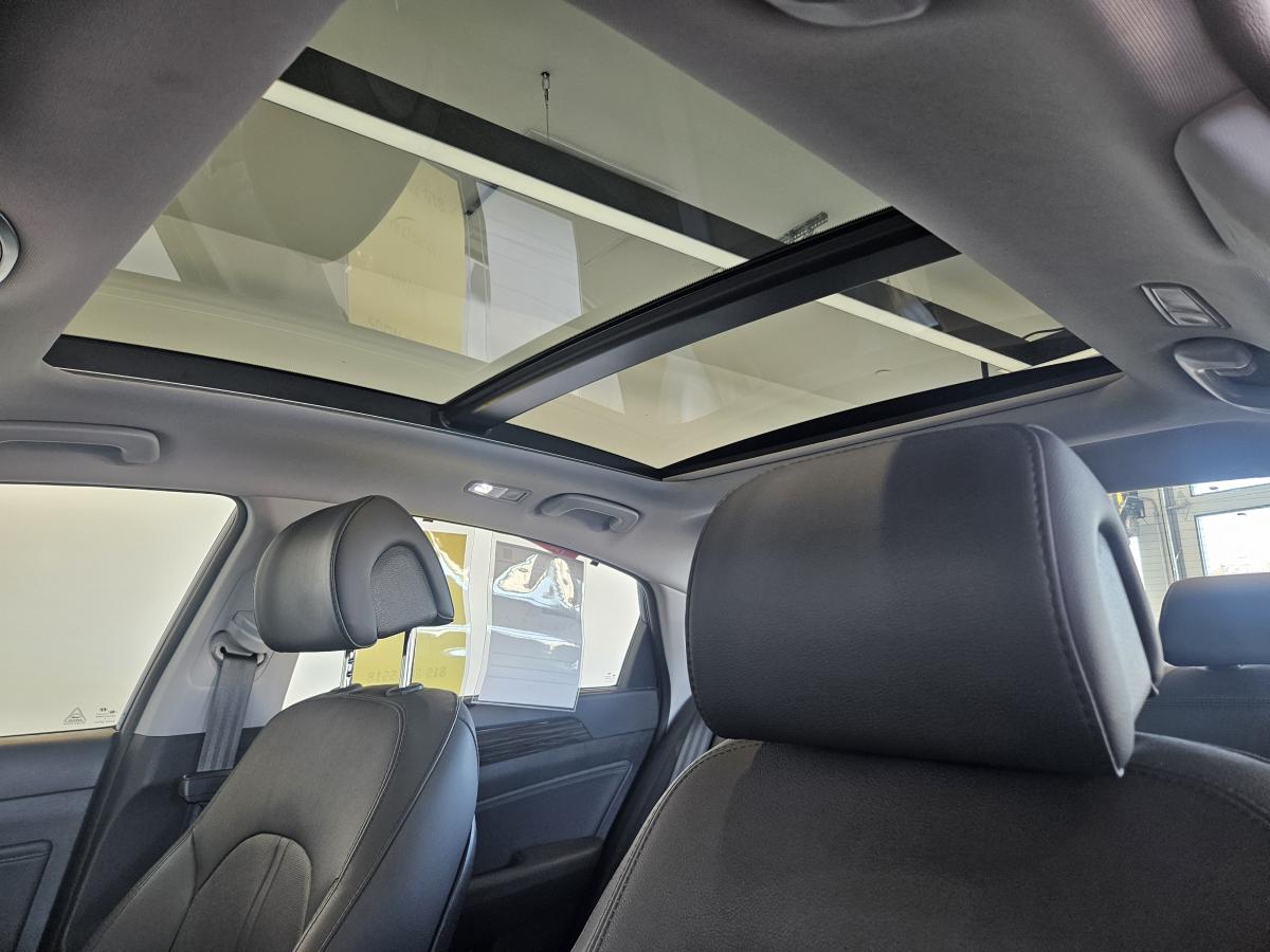 2016 Hyundai Sonata - Image 12