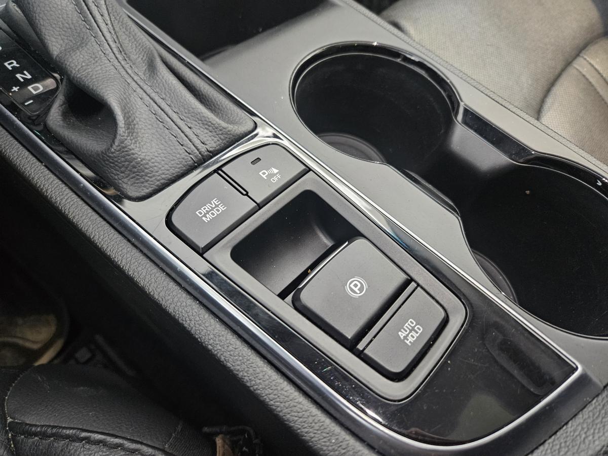 2016 Hyundai Sonata - Image 23