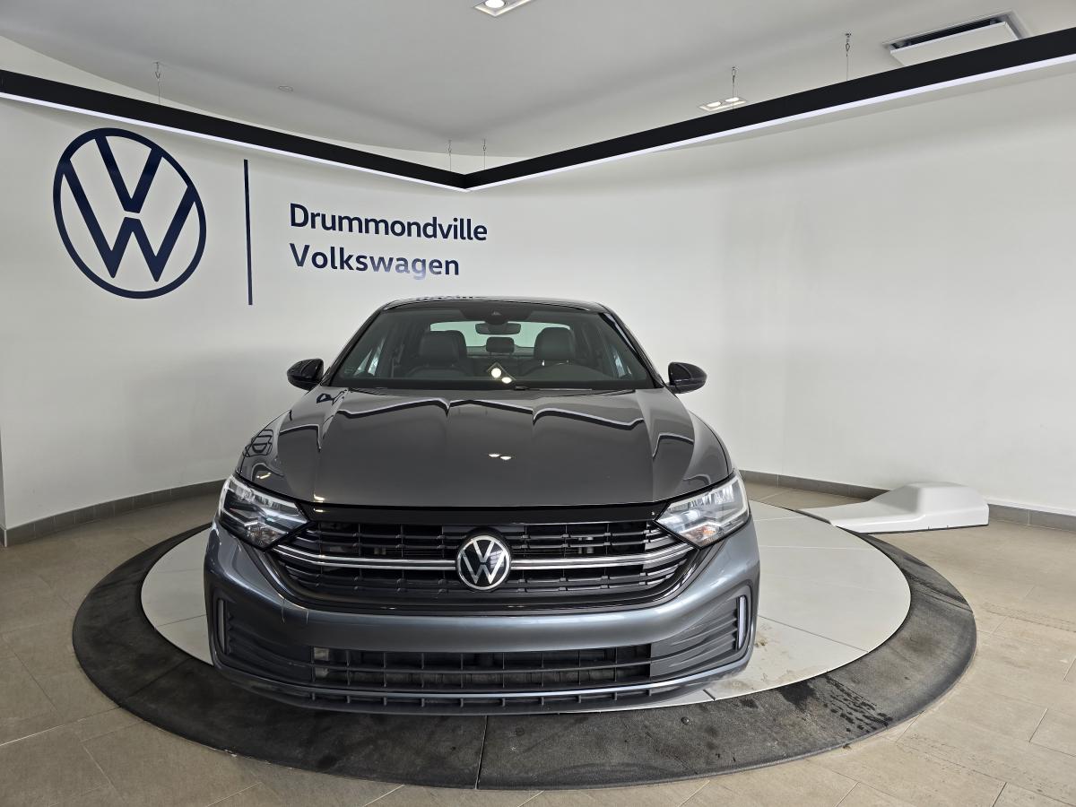 2023 Volkswagen Jetta - Image 2