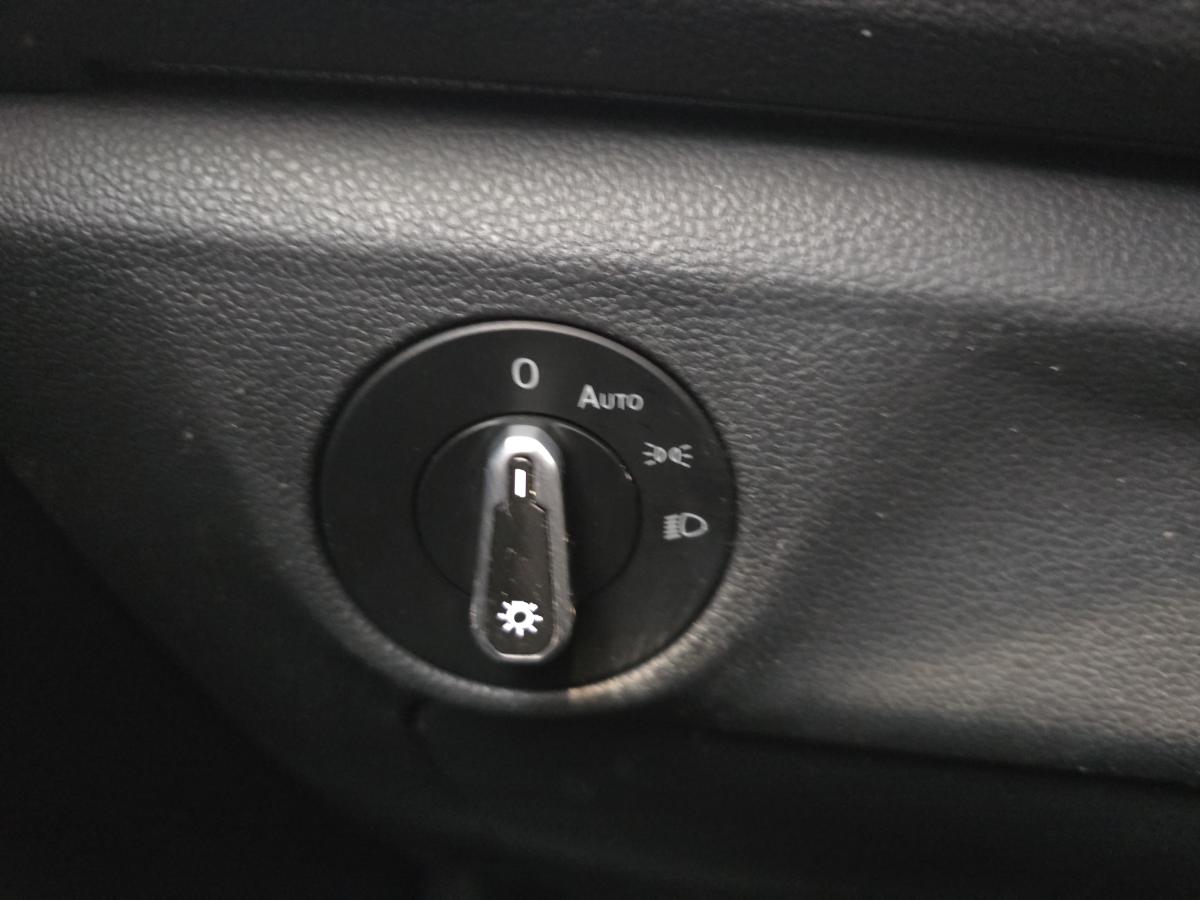 2023 Volkswagen Jetta - Image 11