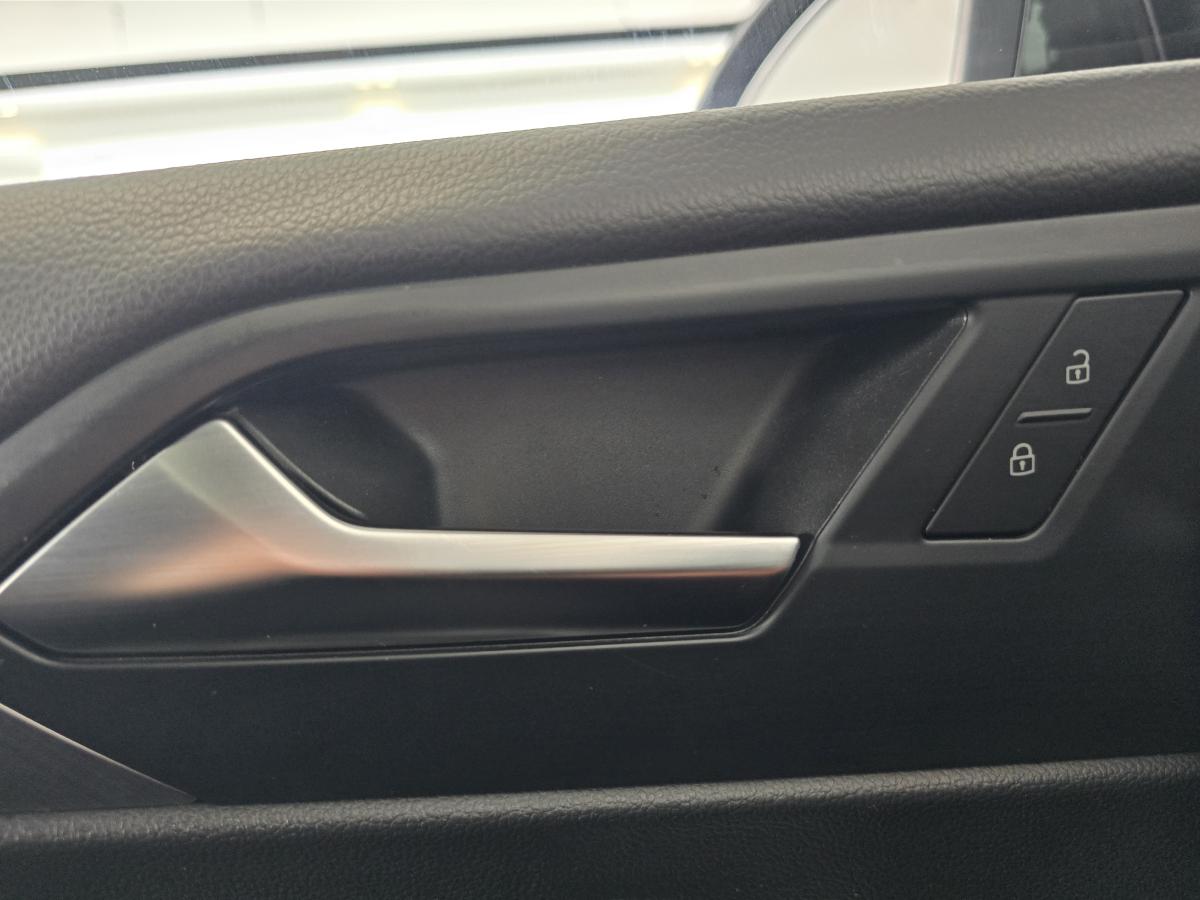 2023 Volkswagen Jetta - Image 13