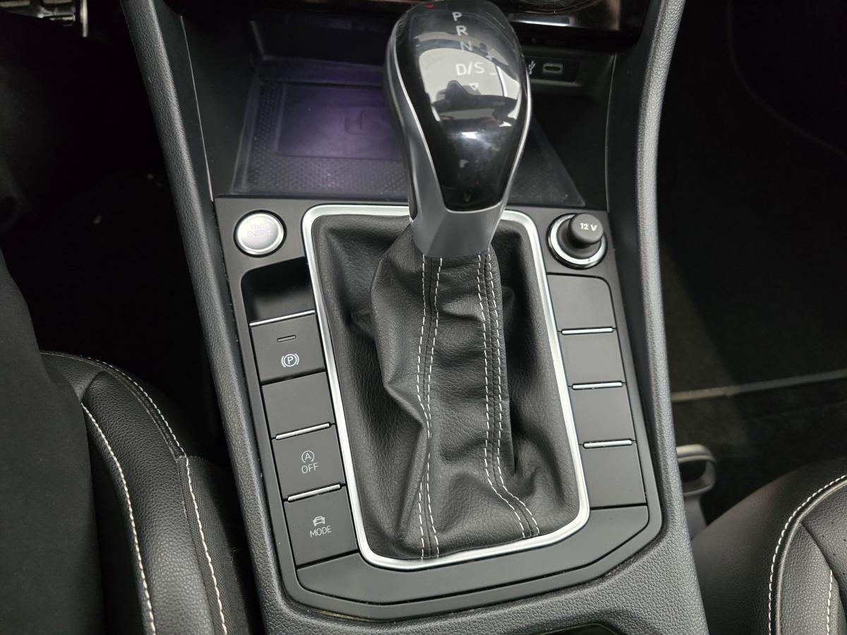 2023 Volkswagen Jetta - Image 16