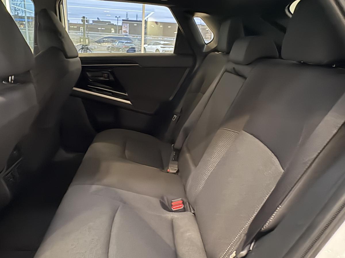 2023 Subaru Solterra - Image 11