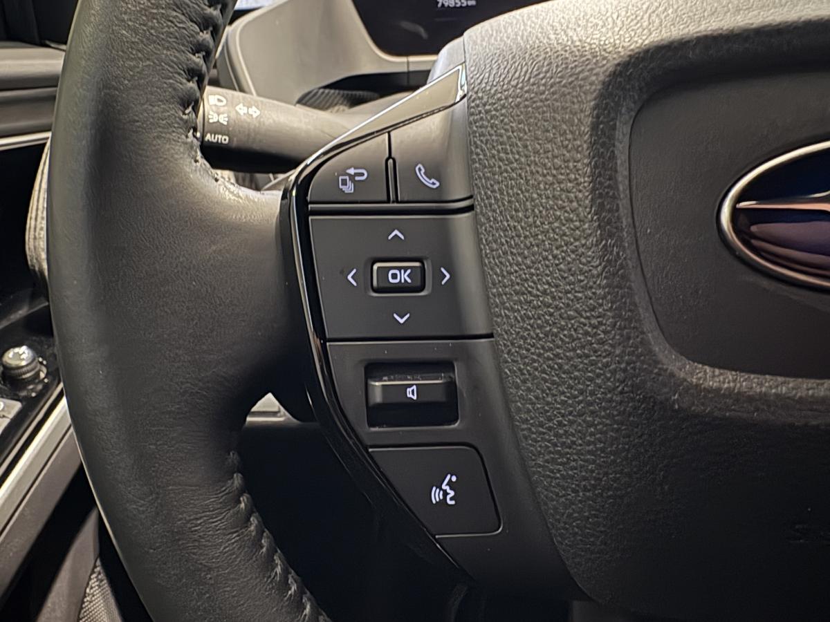 2023 Subaru Solterra - Image 14