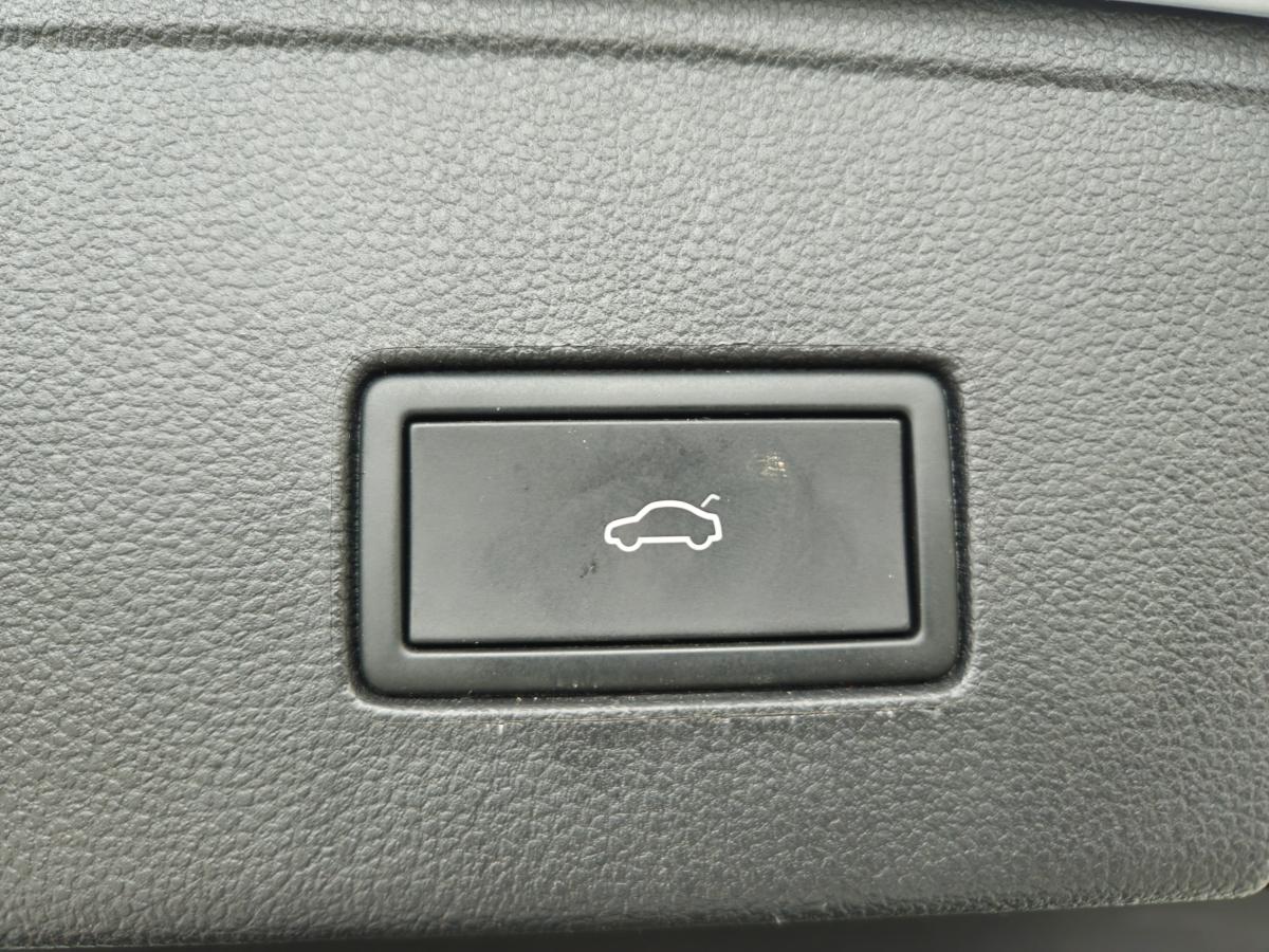 2023 Volkswagen Atlas Cross Sport - Image 12