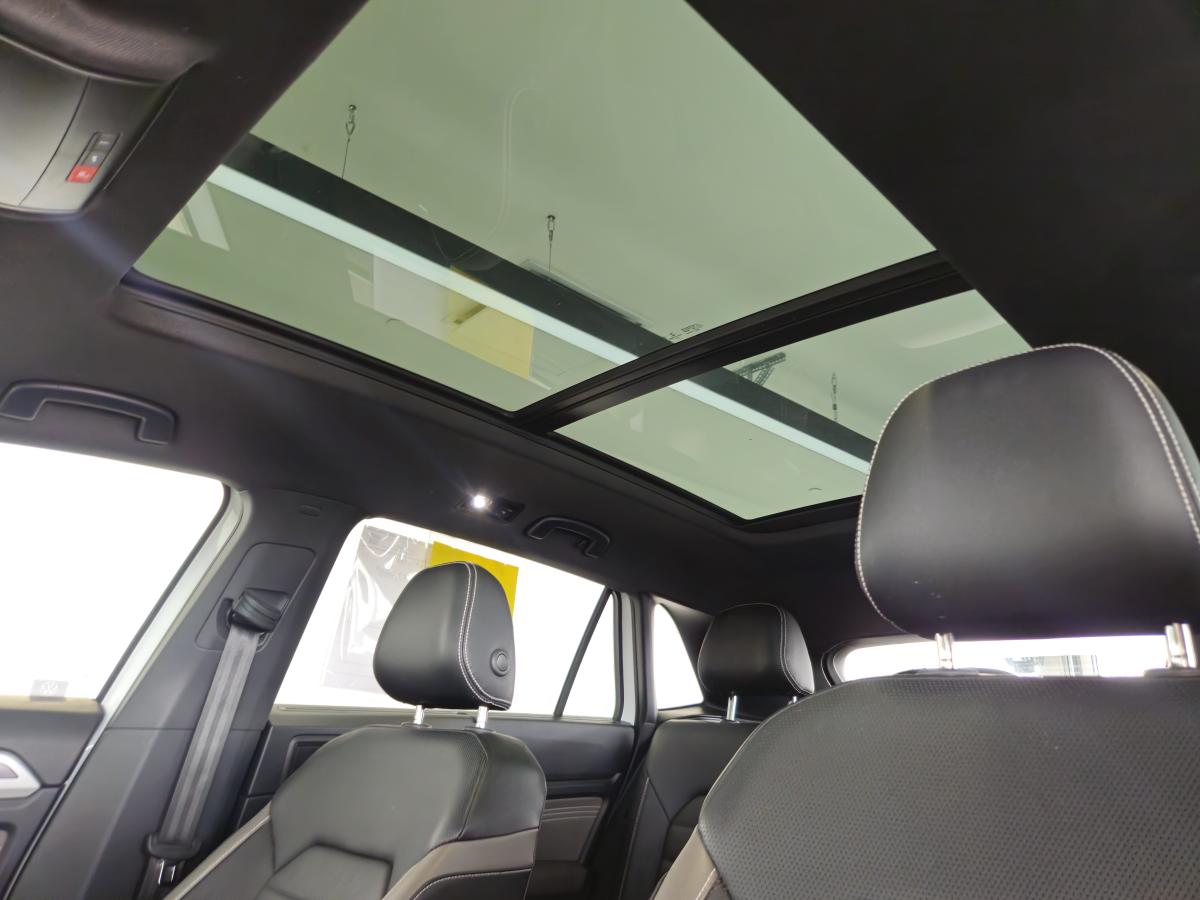 2023 Volkswagen Atlas Cross Sport - Image 15