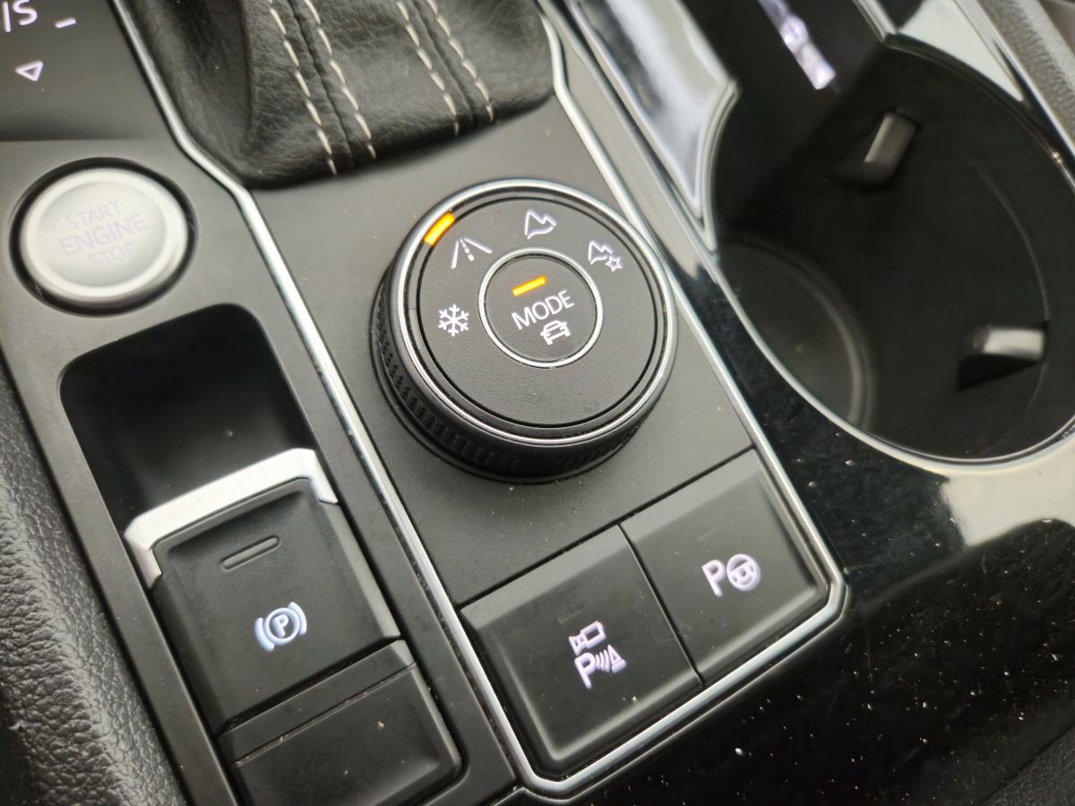 2023 Volkswagen Atlas Cross Sport - Image 23