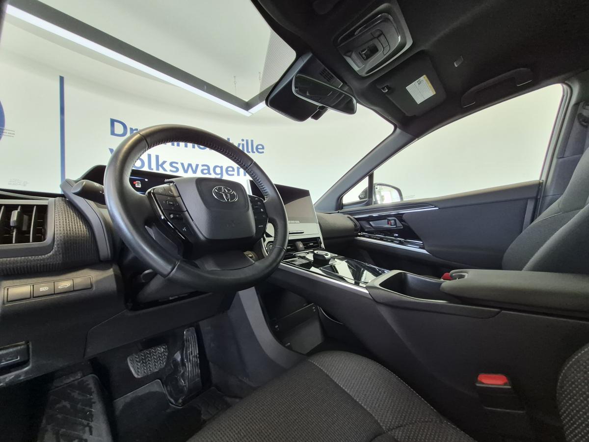 2023 Toyota bZ4X - Image 13