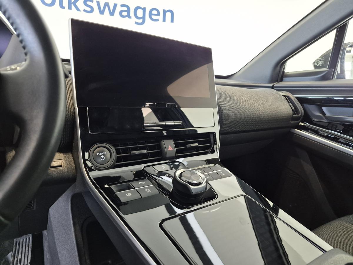 2023 Toyota bZ4X - Image 17