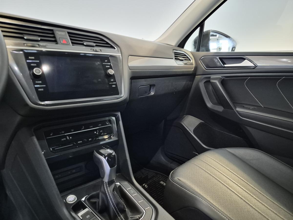 2023 Volkswagen Tiguan - Image 17