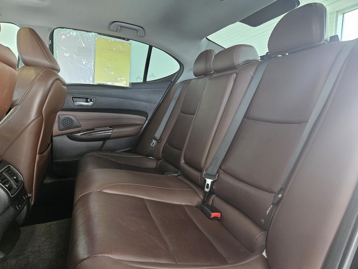 2017 Acura TLX - Image 11