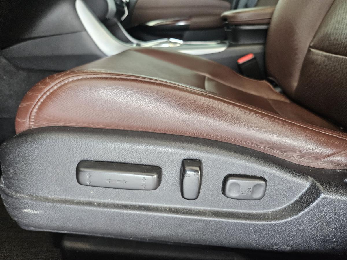 2017 Acura TLX - Image 12