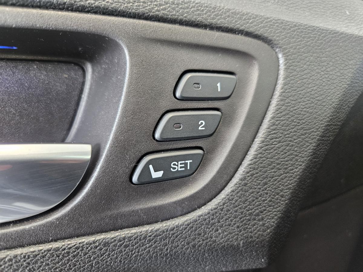 2017 Acura TLX - Image 13