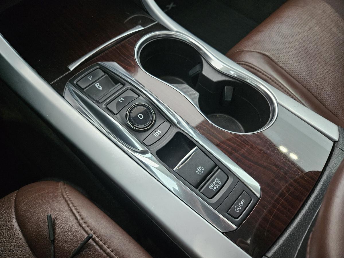 2017 Acura TLX - Image 19