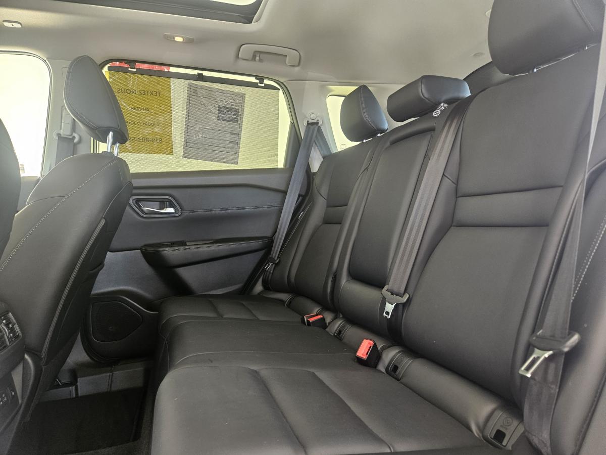 2023 Nissan Rogue - Image 13