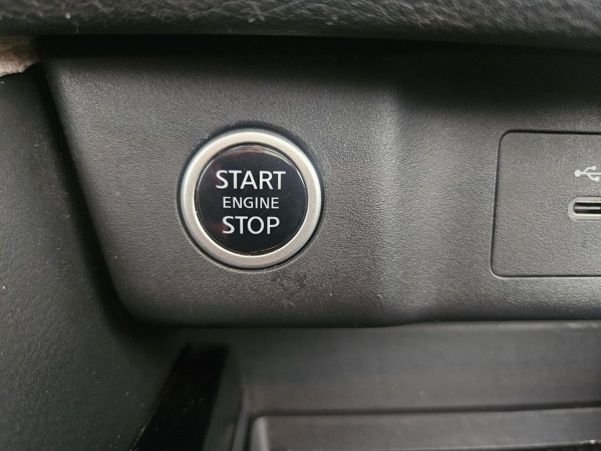 2023 Nissan Rogue - Image 15