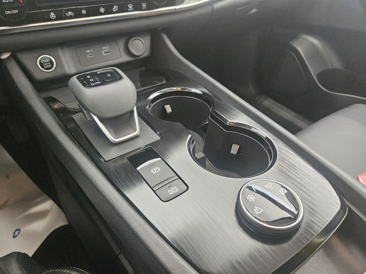 2023 Nissan Rogue - Image 21