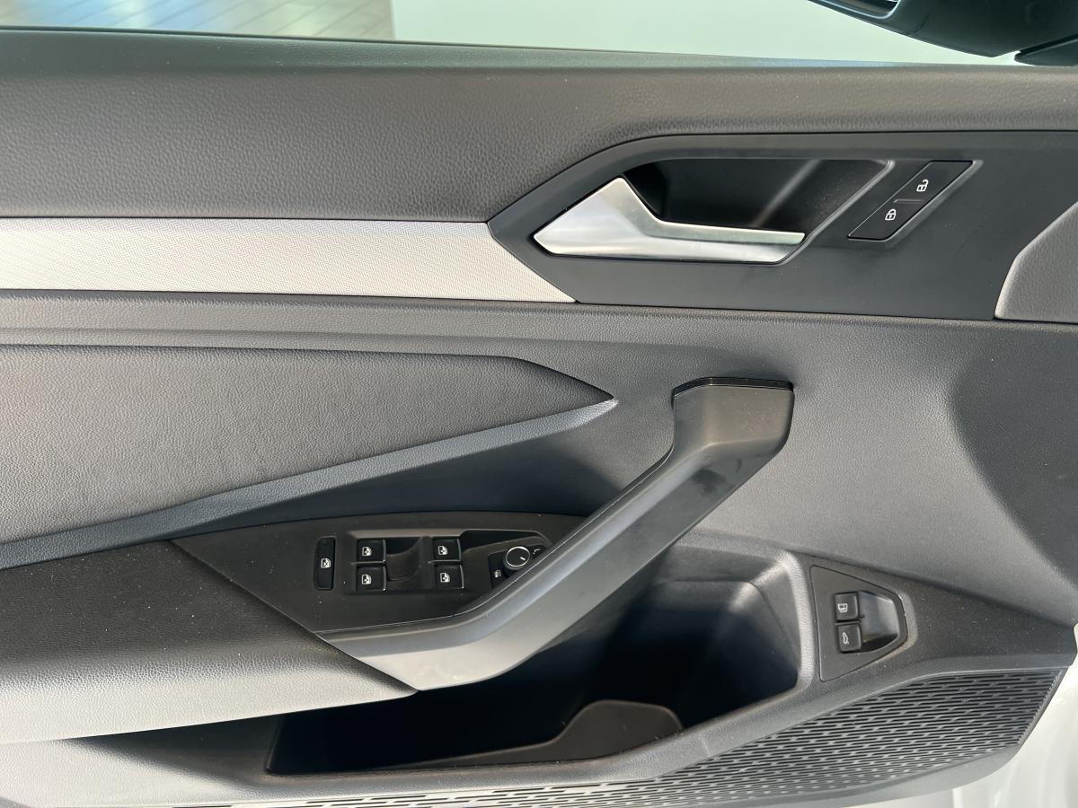 2021 Volkswagen Jetta - Image 11