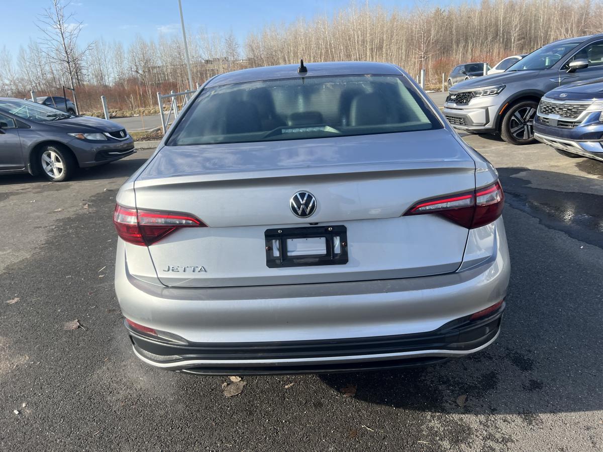 2022 Volkswagen Jetta - Image 5