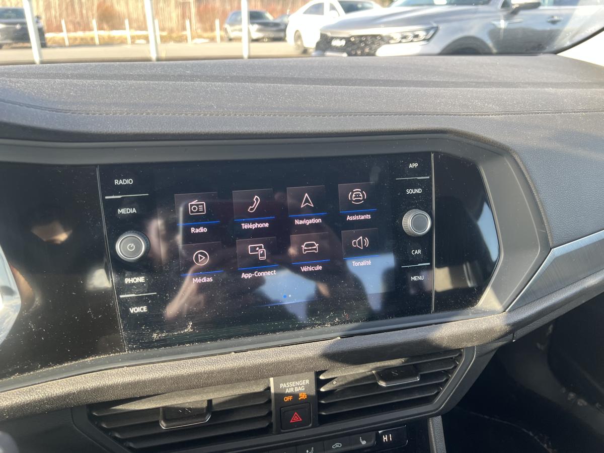 2022 Volkswagen Jetta - Image 9