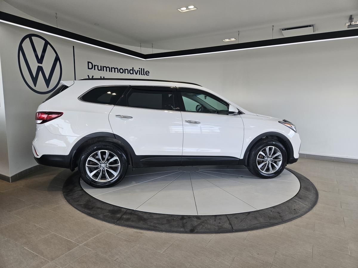 2017 Hyundai Santa Fe XL - Image 11