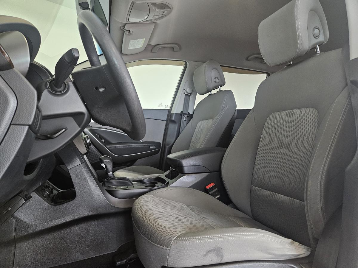 2017 Hyundai Santa Fe XL - Image 14