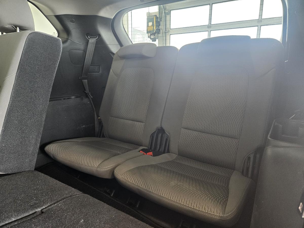 2017 Hyundai Santa Fe XL - Image 16