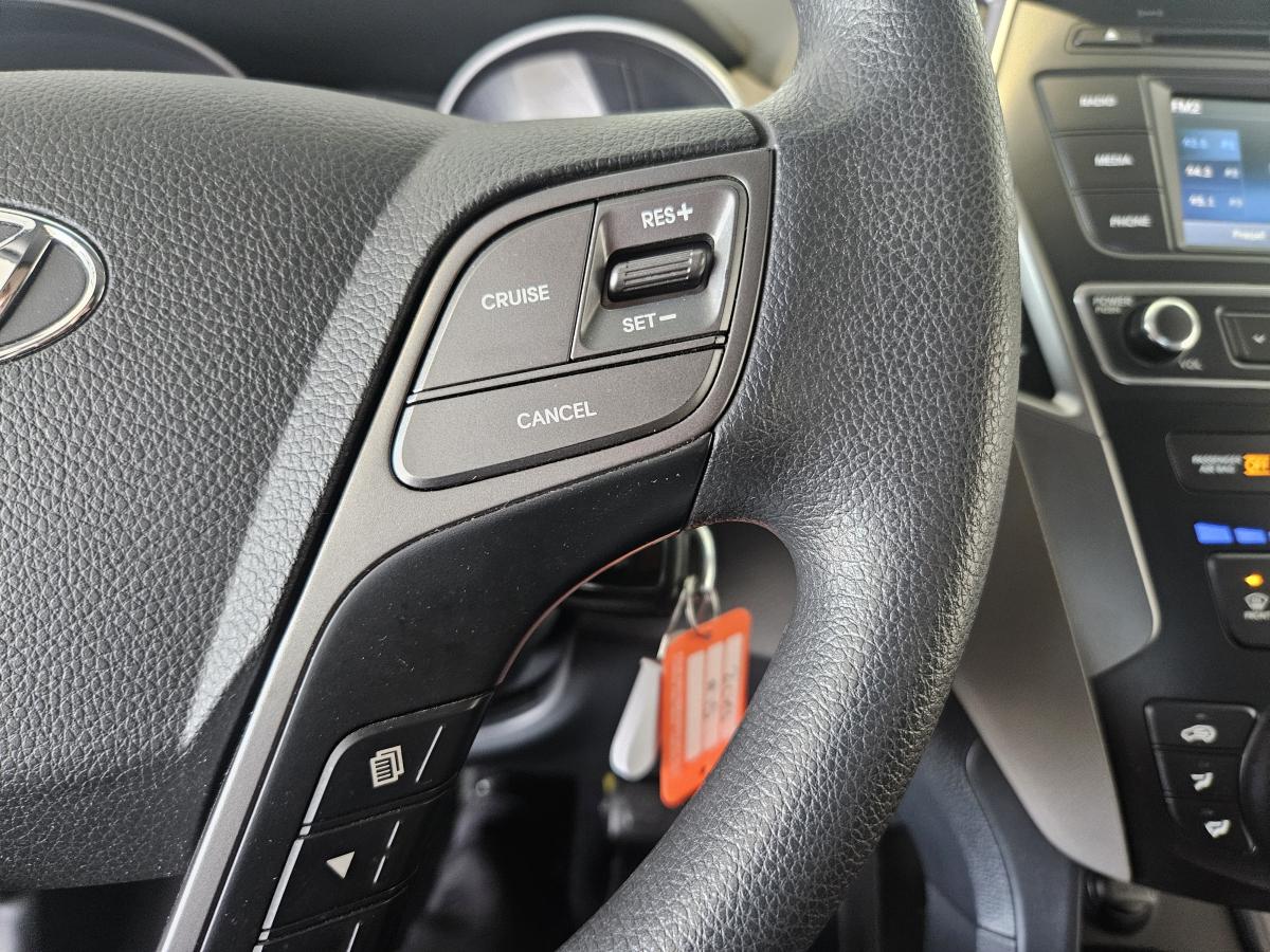 2017 Hyundai Santa Fe XL - Image 19