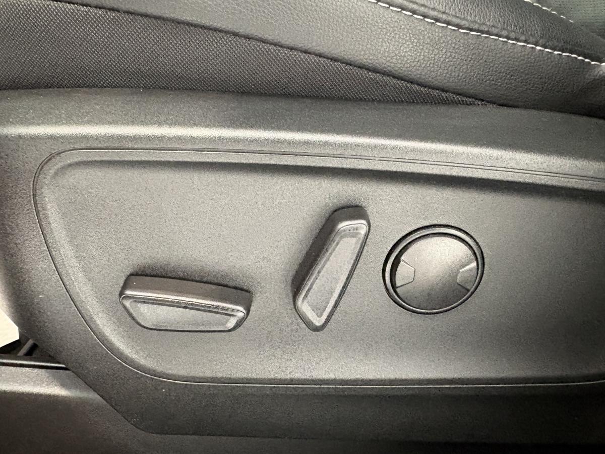 2022 Ford Escape - Image 11