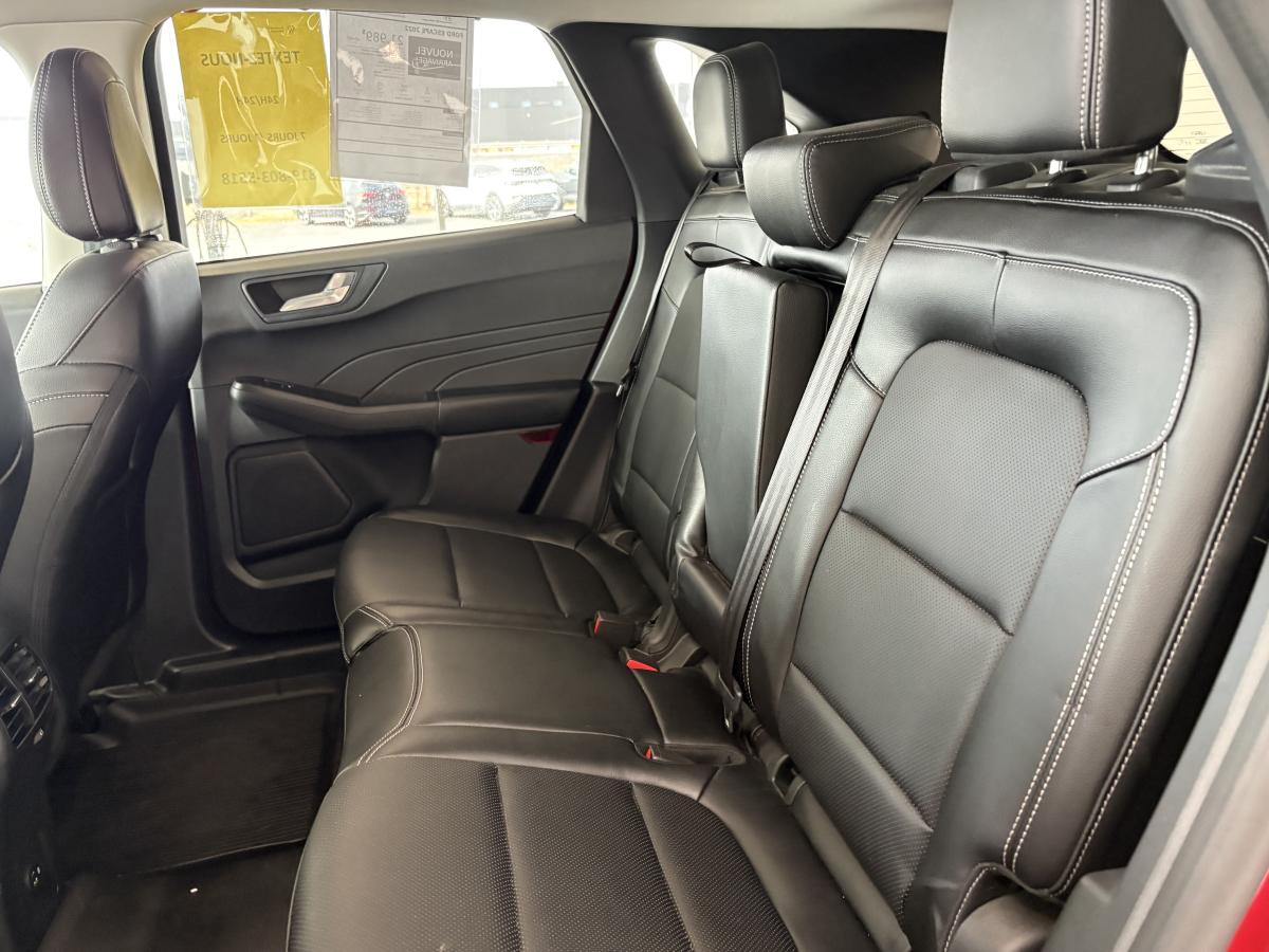 2022 Ford Escape - Image 18