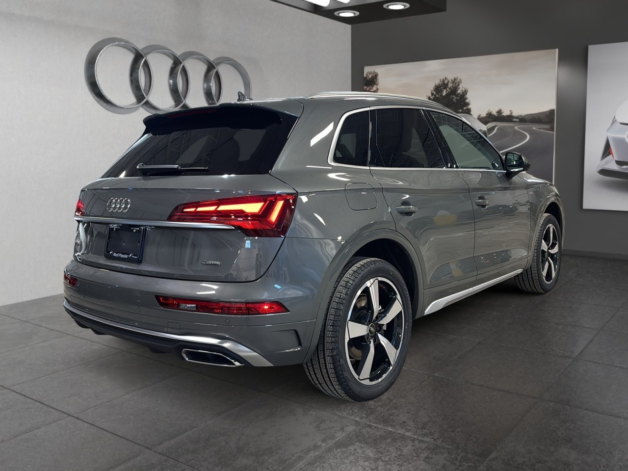 2025 Audi Q5 - Image 6