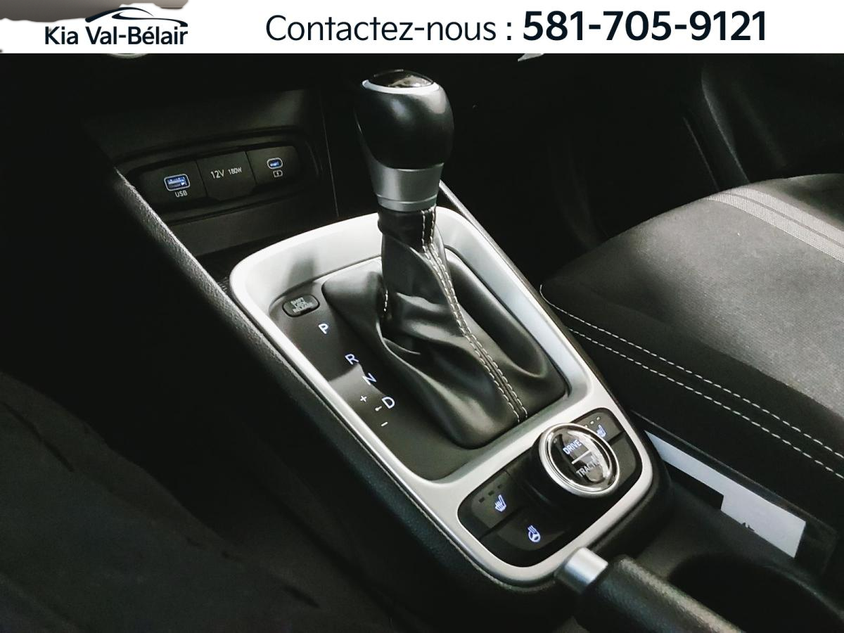 2025 Hyundai Venue - Image 18