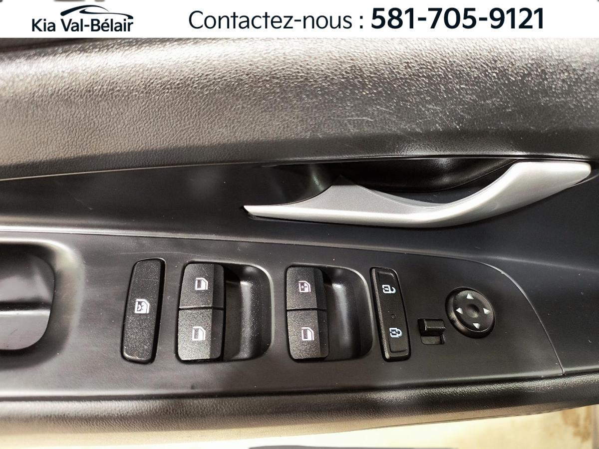 2023 Hyundai Elantra - Image 24