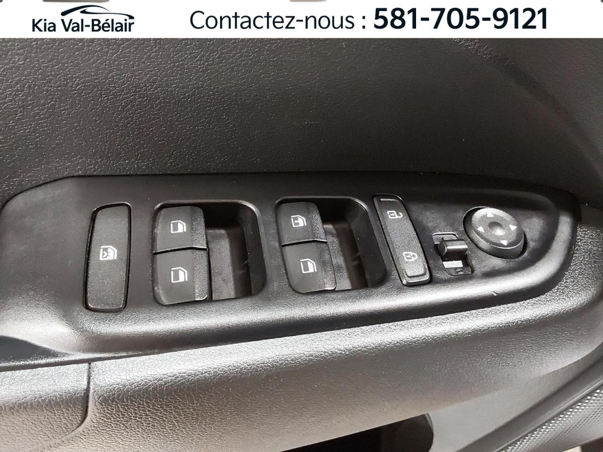 2025 Hyundai Venue - Image 19