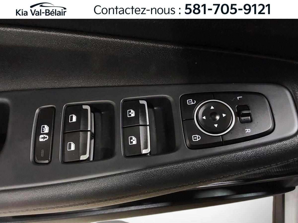 2023 Hyundai Santa Fe - Image 21