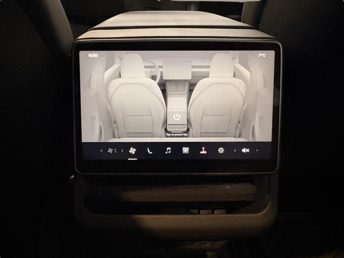 2024 Tesla Model 3 - Image 19