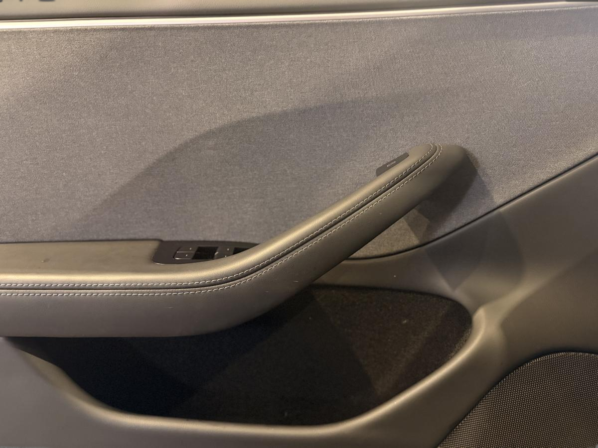 2024 Tesla Model 3 - Image 21