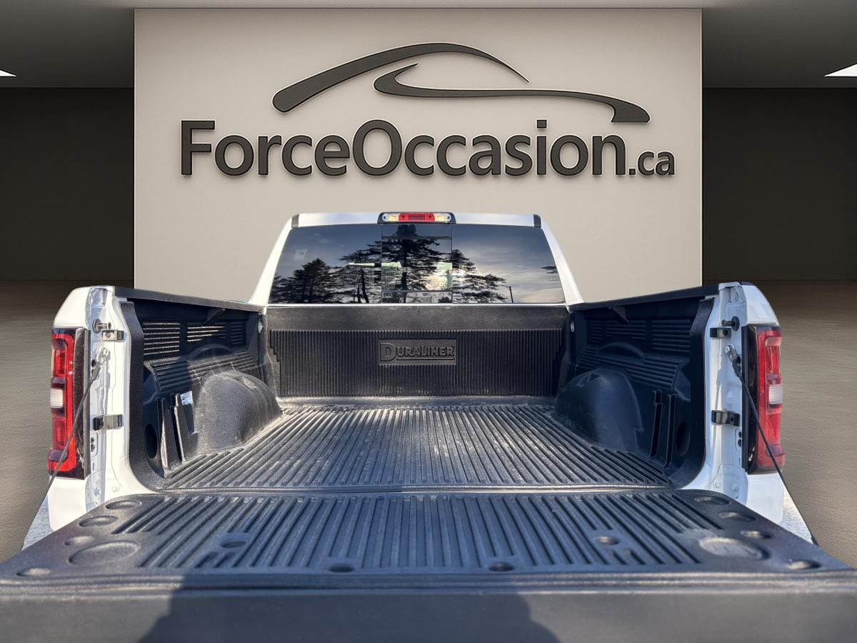 2025 RAM 1500 - Image 8