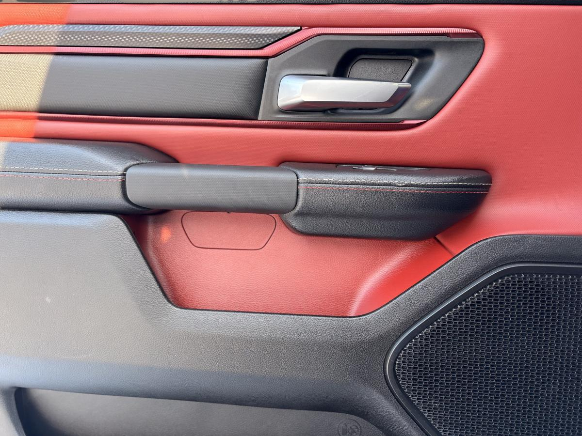 2025 RAM 1500 - Image 23