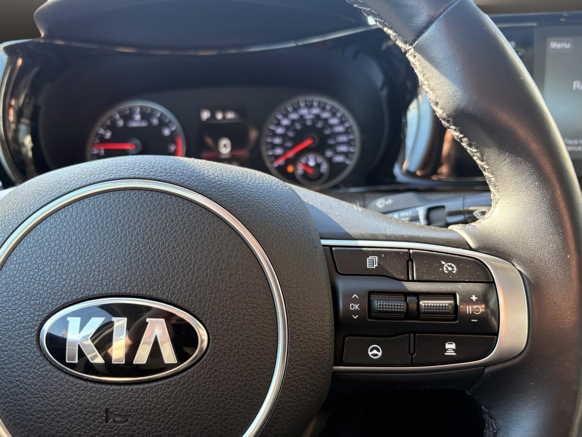 2021 Kia K5 - Image 16