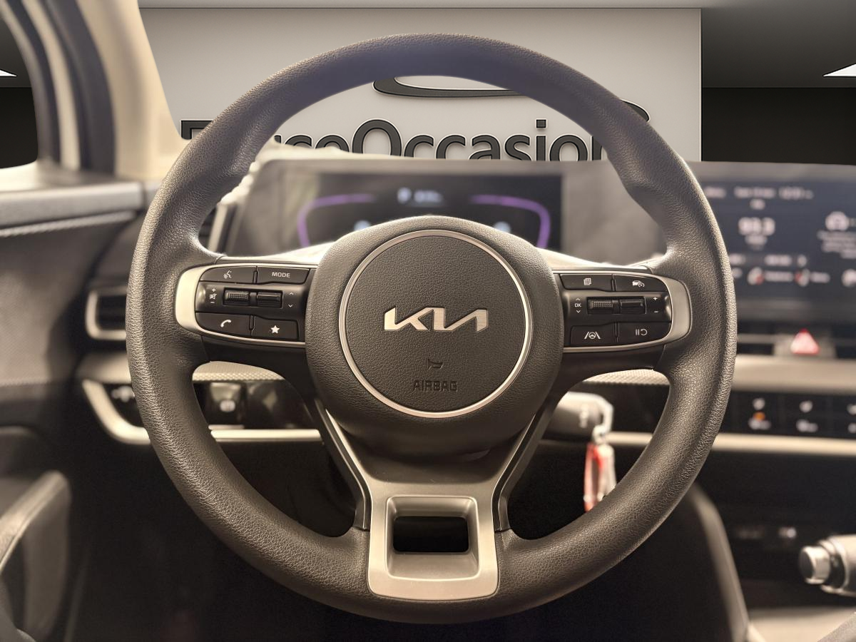 2023 Kia Sportage - Image 16