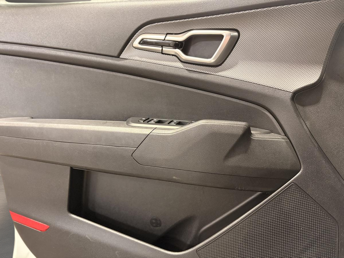 2023 Kia Sportage - Image 21